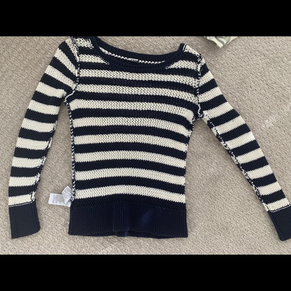 My closet has to be updated. Make me offers! - Picture 4 of 5